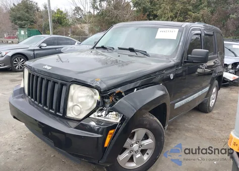2010 Jeep Liberty Sport z USA, uszkodzony, nr VIN 1J4PN2GKXAW132047